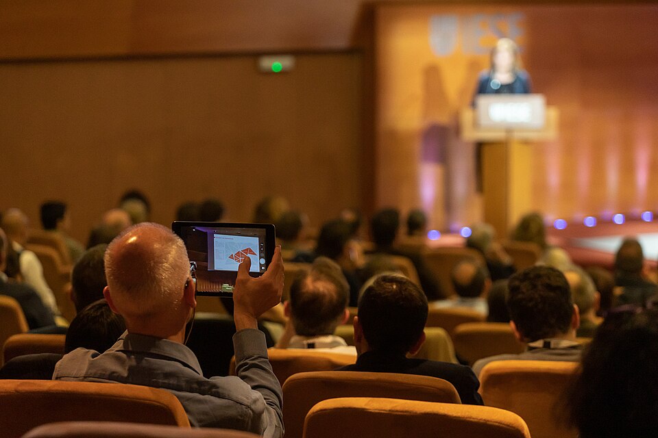 Illustration: What to Expect at Alumni Speaker Sessions in 2026